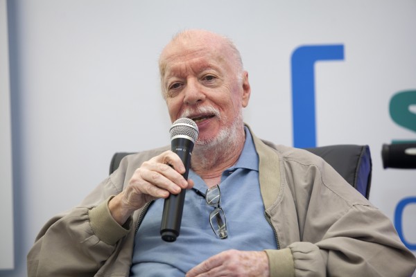 Jornalista e escritor fala sobre as principais conquistas do trabalhador brasileiro, iniciadas por Getúlio Vargas.