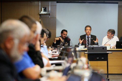 Segundo o ministro, a Saúde tem R$ 3,1 bilhões a mais neste ano. “Este recurso foi negociado para fechar 2015 conseguindo cumprir as despesas do ano passado pagas este ano”, explicou.