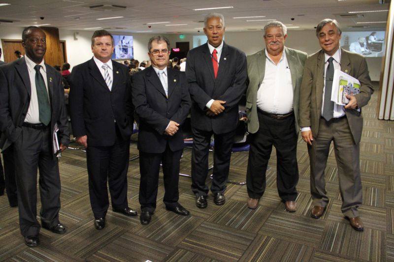 Entidades buscam a garantia da autonomia sindical e a não interferência do Estado na organização.